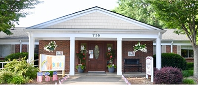 Exterior shot of Manna Rehabilitation and Healthcare Center